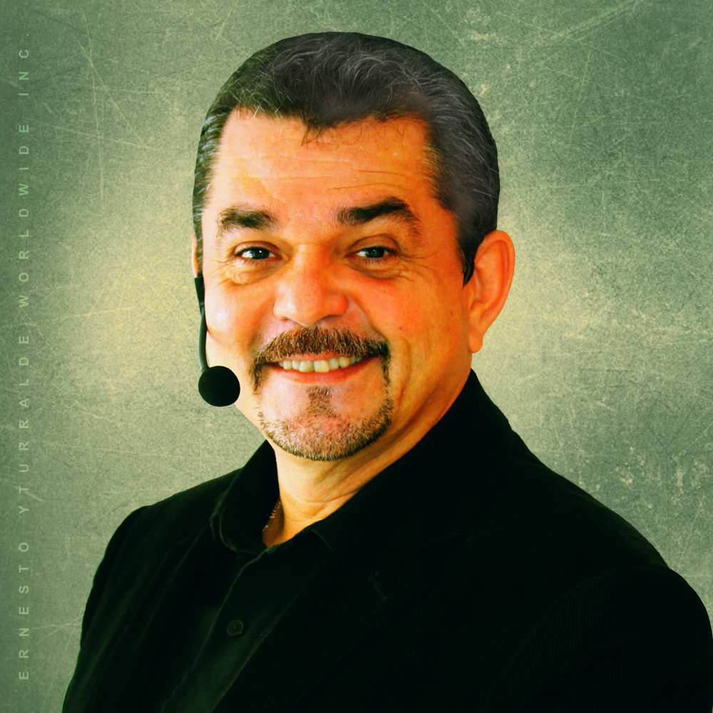 Ernesto Yturralde, Facilitador de Comunicación